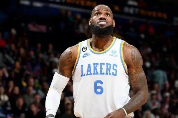 竞技宝热门联赛-距纪录还差36分!詹姆斯:是否引进欧文我说了不算