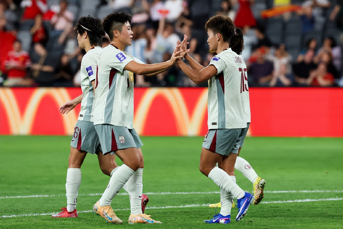 竞技宝热门联赛-2-0赢球却被骂上热搜！米利西奇怎么上任的？这3个问号谁来解？|中国女足|FIFA|王霜|张睿|澳洲_新浪体育_新浪新闻